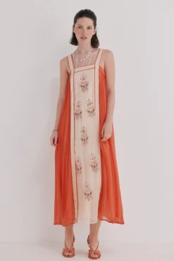 Asela. Vestido con abalorios