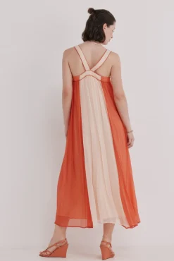 Asela. Vestido con abalorios