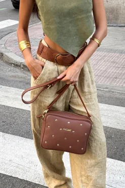 Bandolera Charlotte piel y tachas