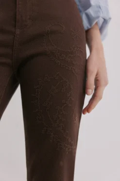 Bela. Vaqueros corte bootcut