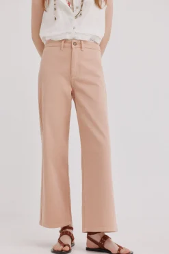 Belle. Jeans tiro alto