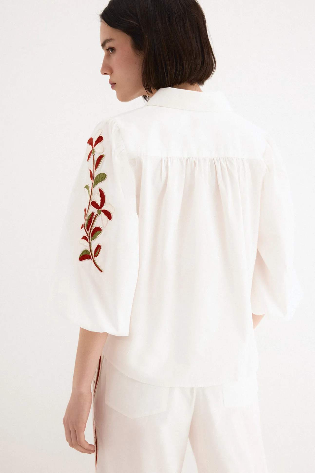 Blusa bordado floral