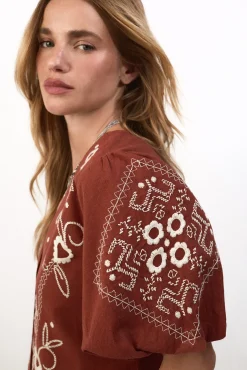 Blusa bordado manga farol