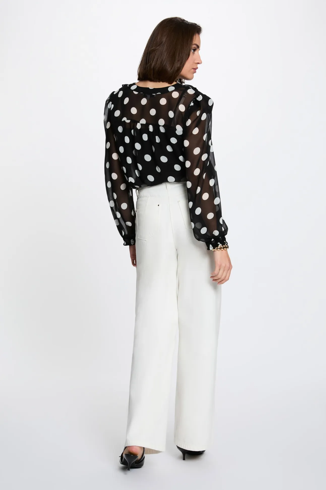 Blusa de gasa con cuello lazado
