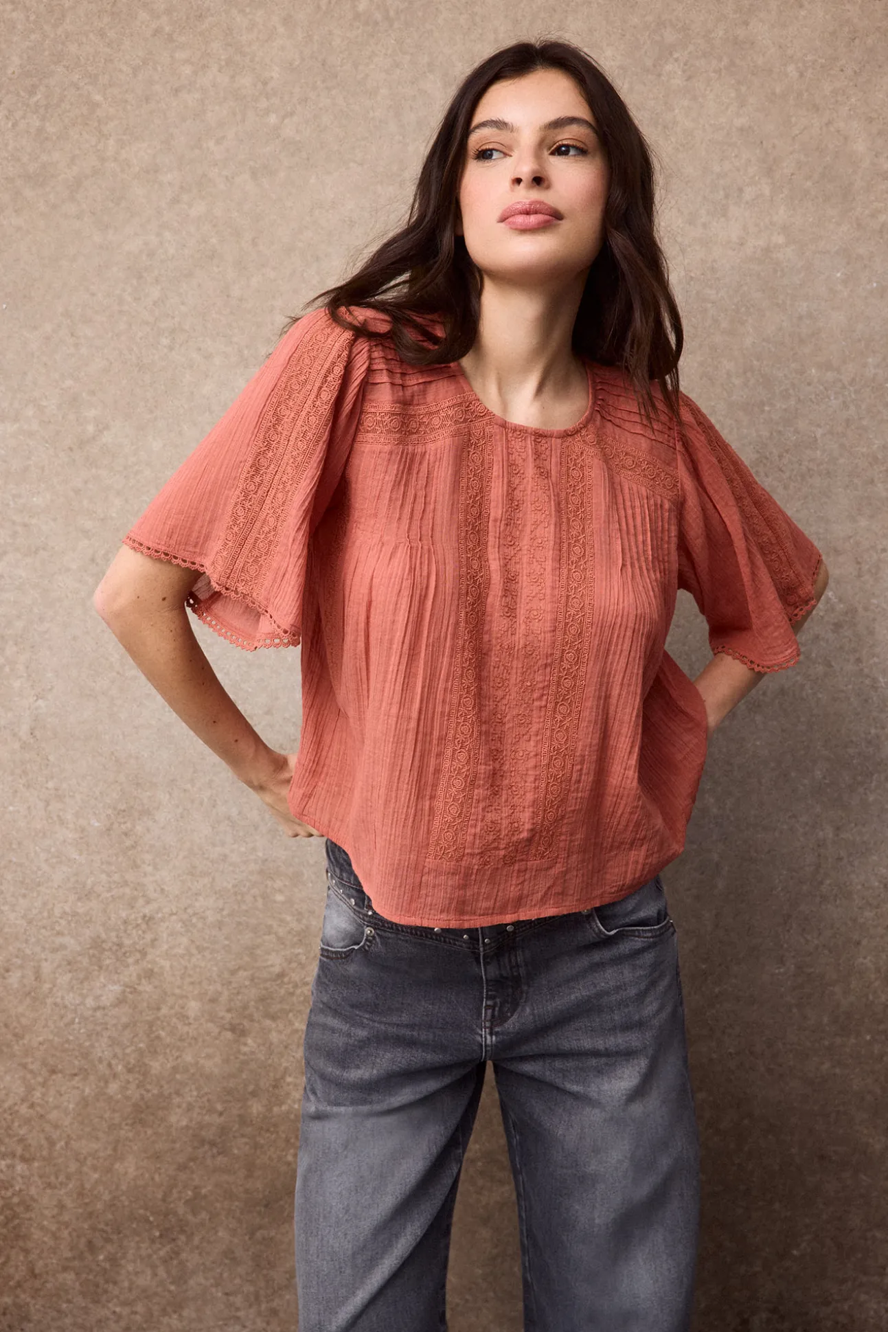 Blusa detalles encaje