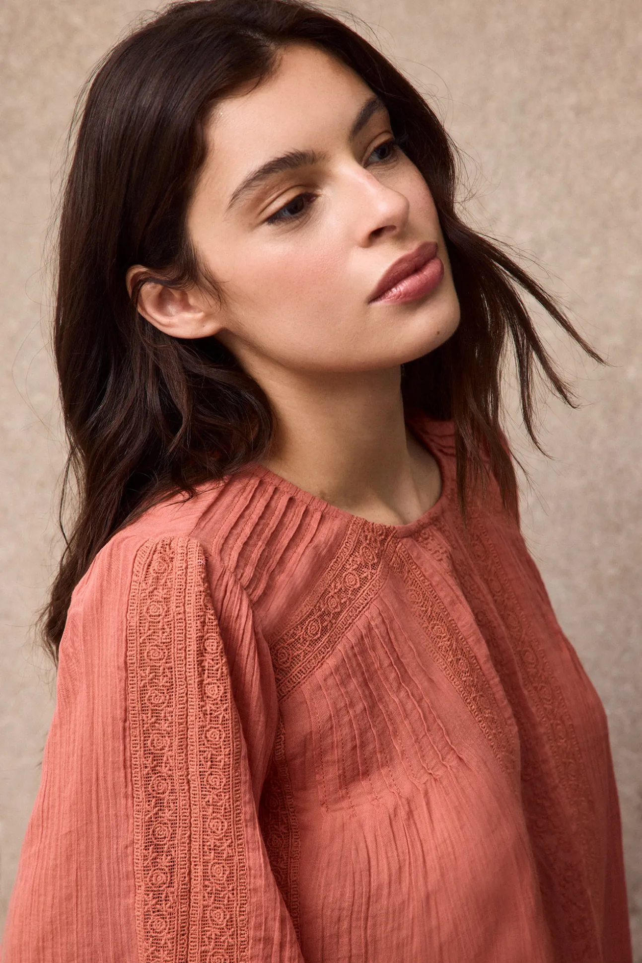 Blusa detalles encaje