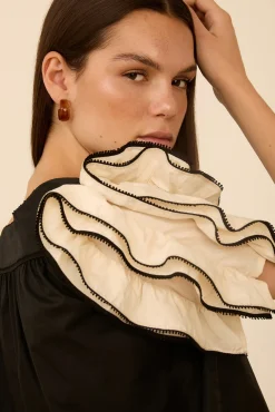Blusa manga corta volantes