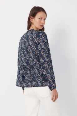 Blusa mao acolchada