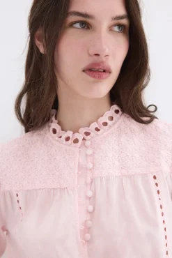 Blusa romántica calados