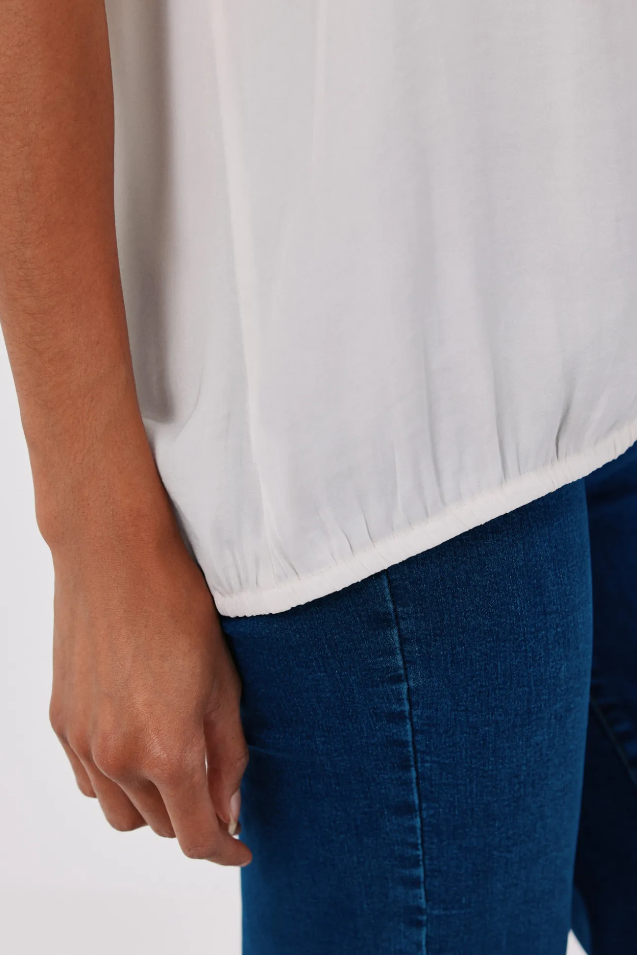Blusa satinada manga corta