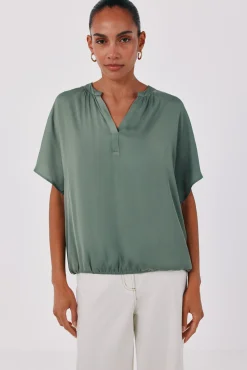 Blusa satinada manga corta
