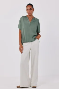 Blusa satinada manga corta