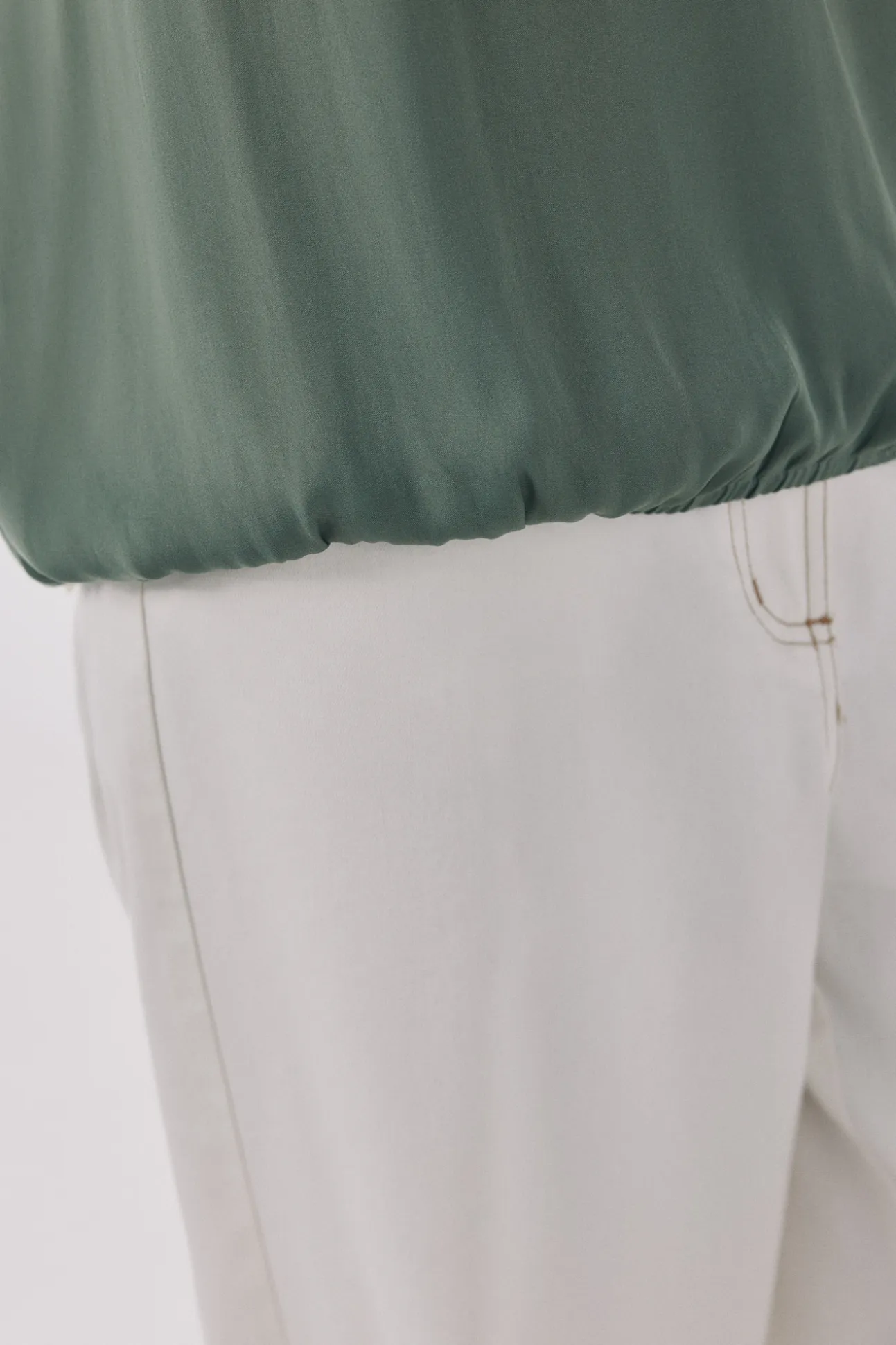 Blusa satinada manga corta
