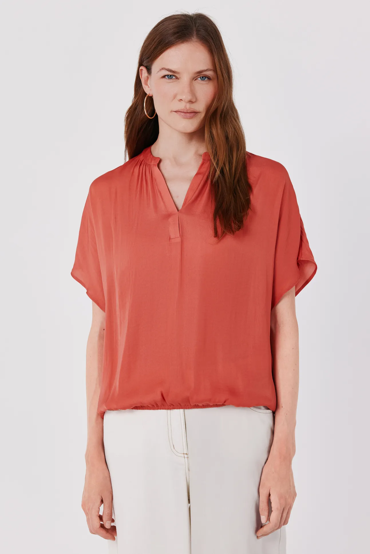 Blusa satinada manga corta
