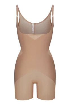 Body-pantalón moldeador escote