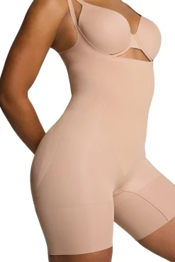 Body-pantalón moldeador escote