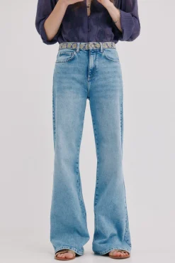 Briar. Jeans bordados