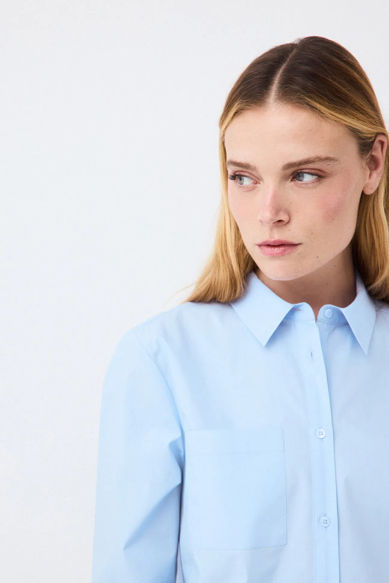 Camisa bolsillo corta