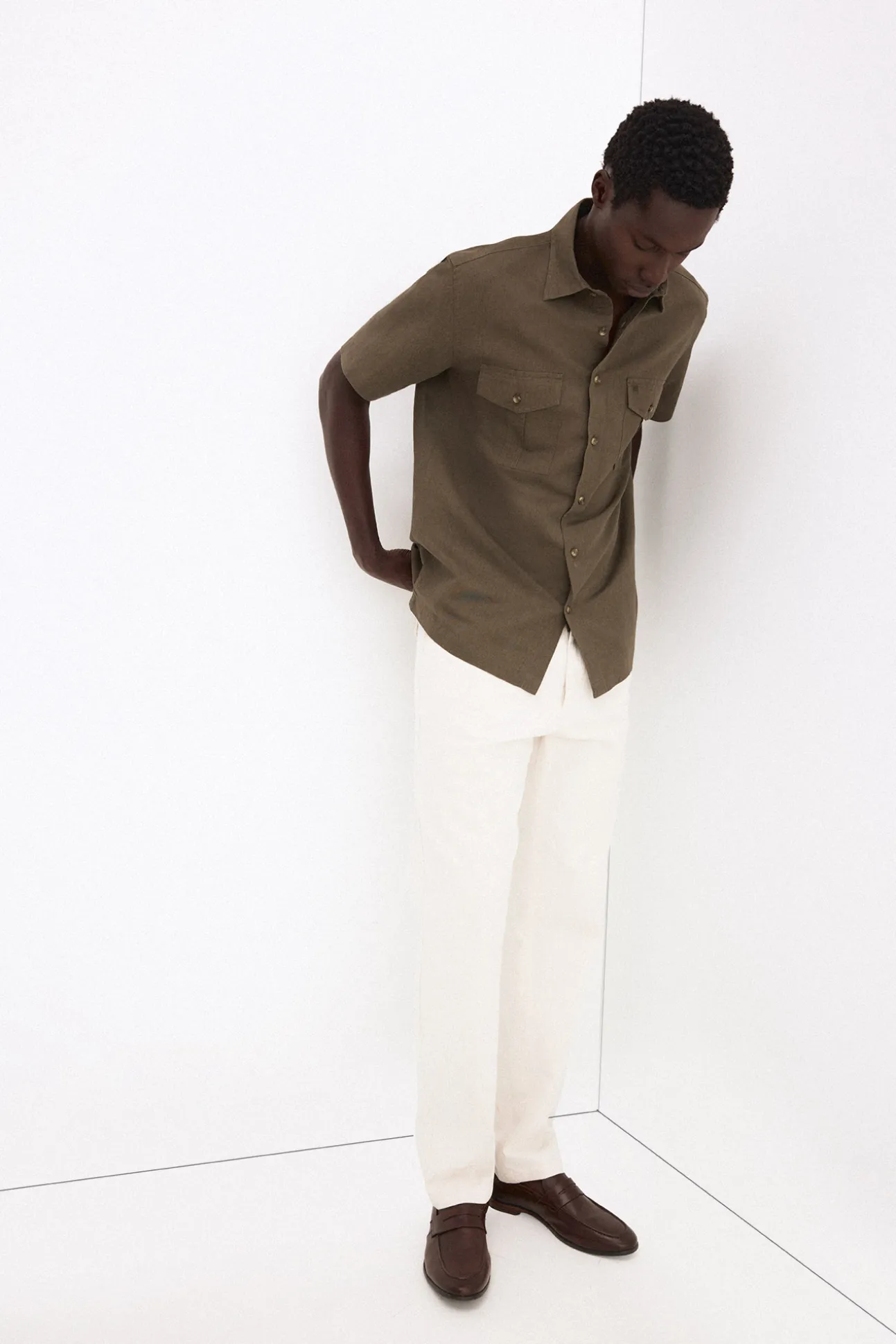 Camisa lino manga corta bolsillos