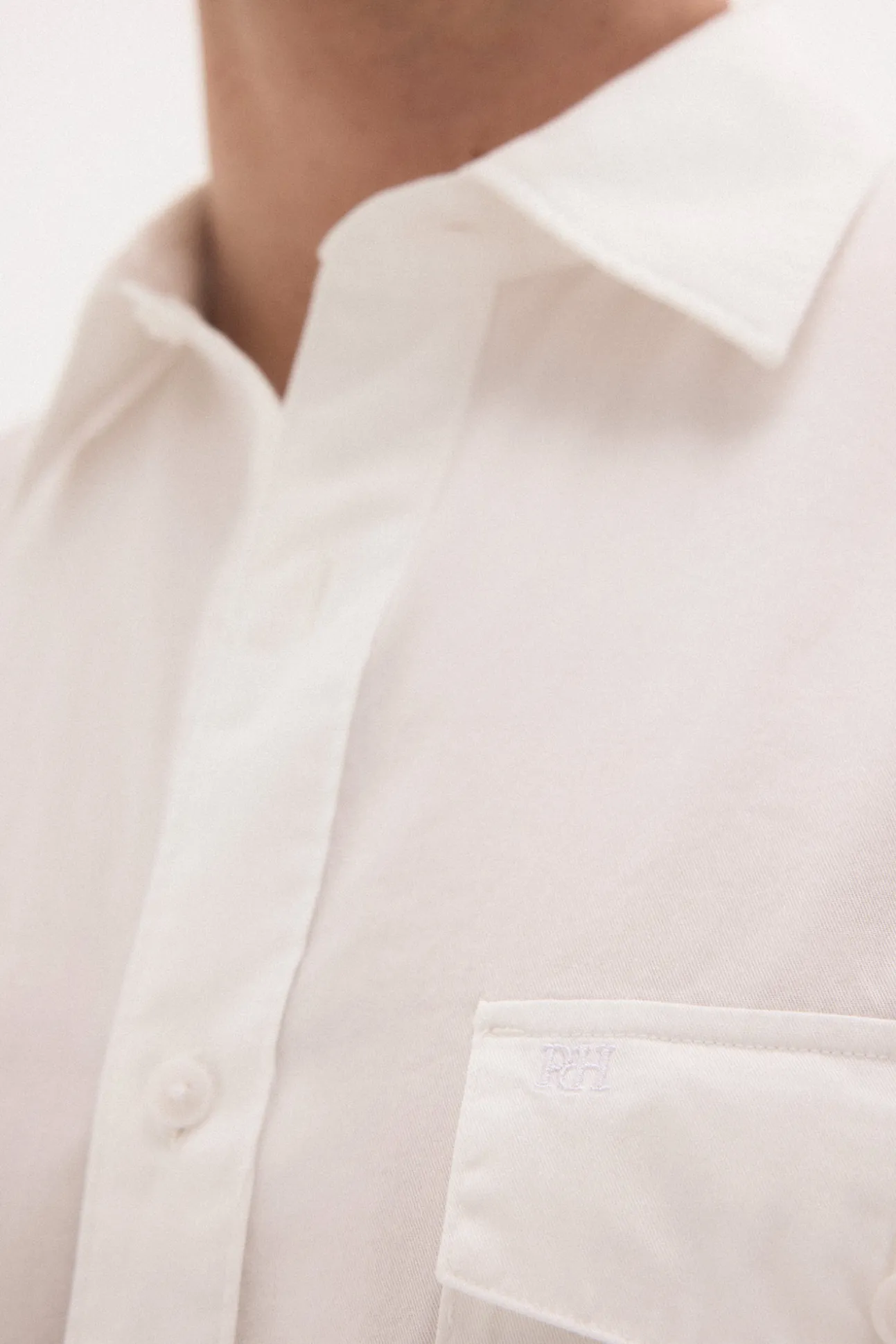 Camisa lisa twill bolsillos