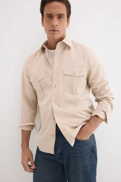 Camisa lisa twill bolsillos