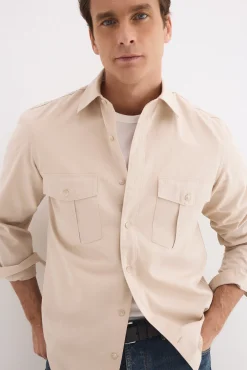 Camisa lisa twill bolsillos