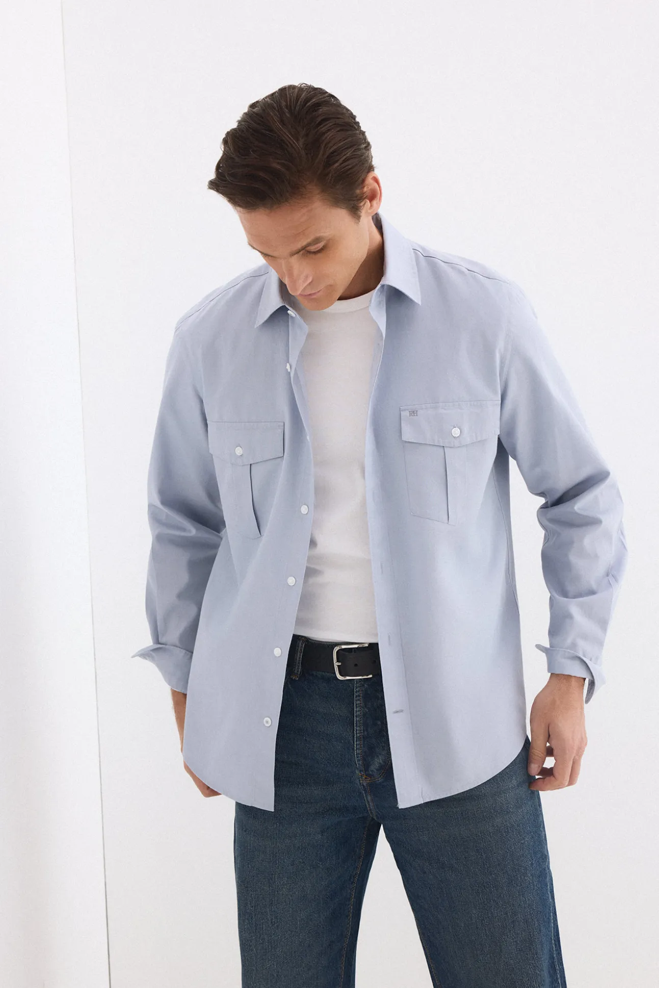 Camisa lisa twill bolsillos