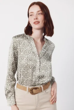 Camisa mao satinada estampada