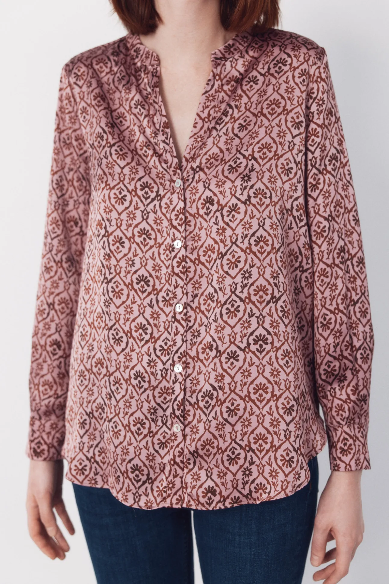 Camisa mao satinada estampada