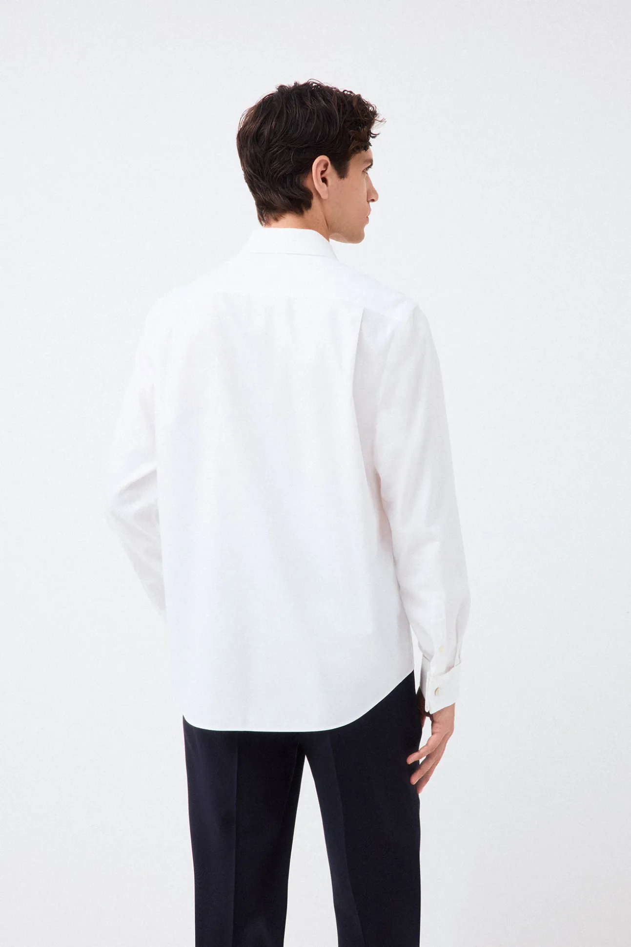 Camisa vestir lisa non iron + antimanchas puño gemelo
