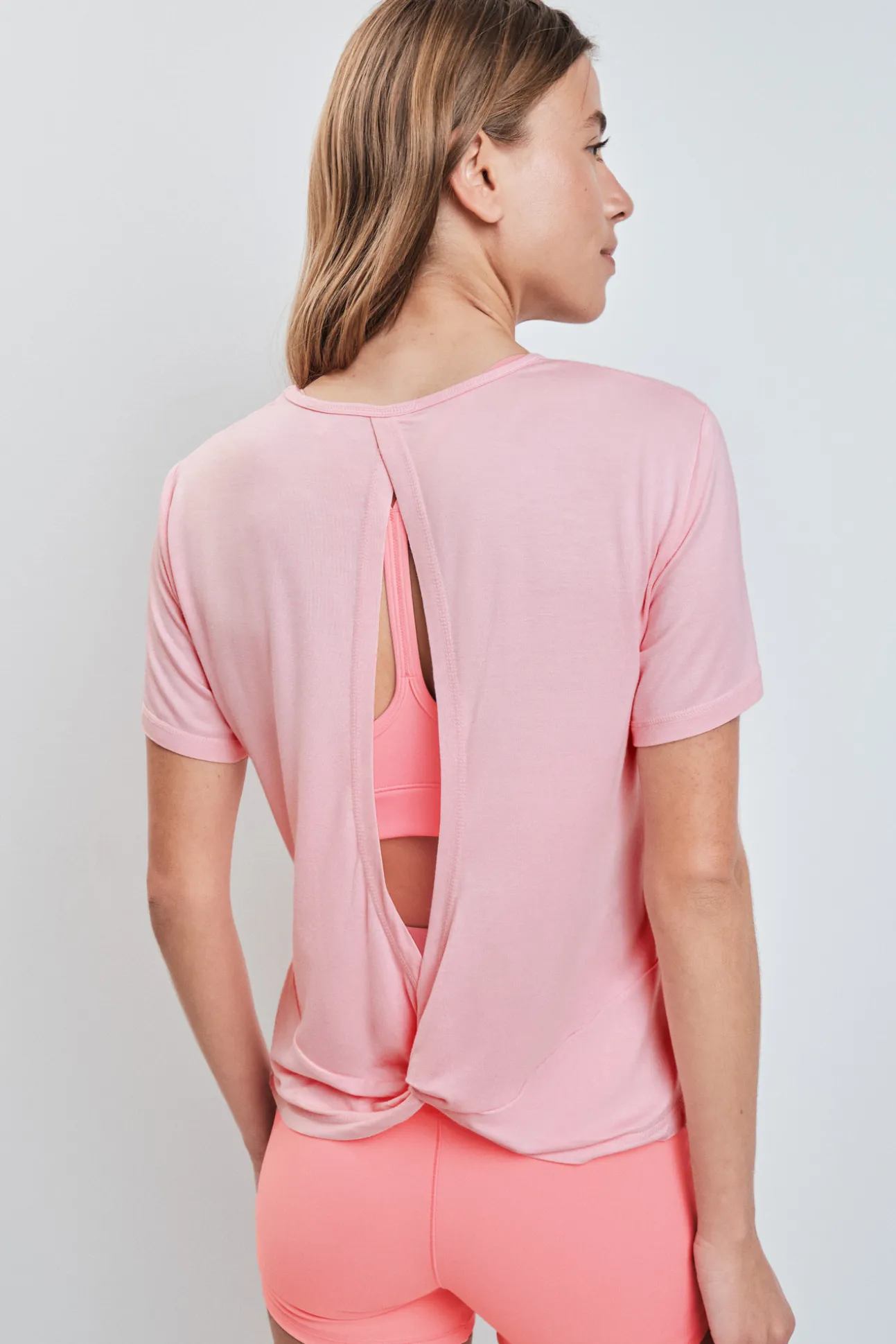 Camiseta apertura espalda rosa