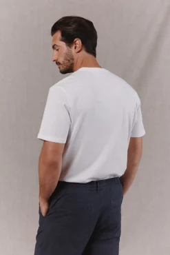 Camiseta básica lavada con bordado avión