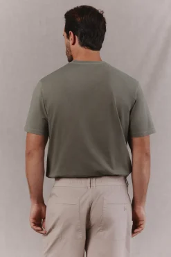 Camiseta básica lavada con bordado avión