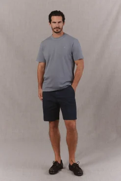 Camiseta básica lavada con bordado avión