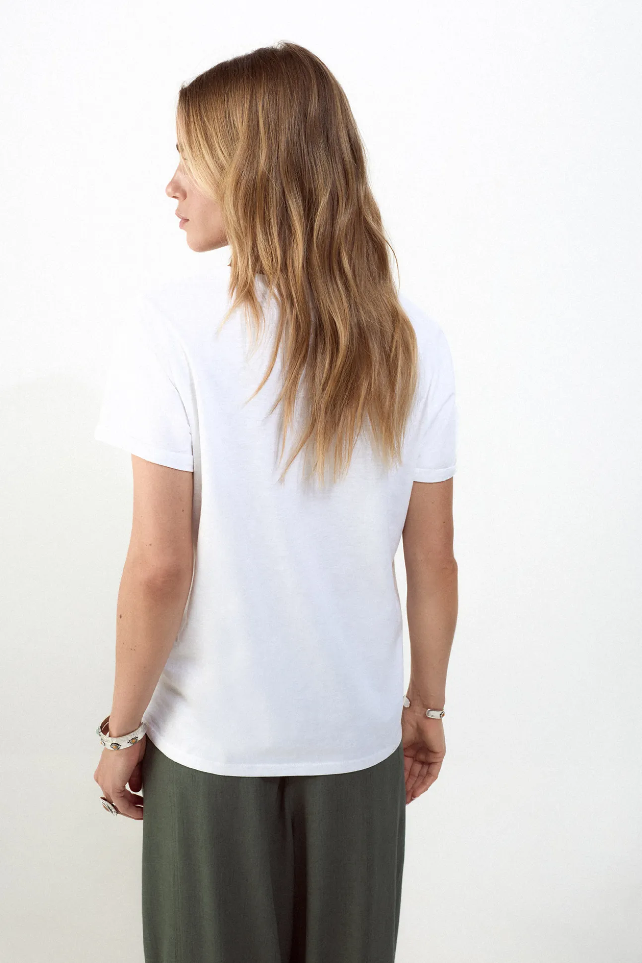 Camiseta collar abalorios