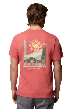 Camiseta con estampado de naturaleza en la espalda