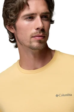 Camiseta con estampado de naturaleza en la espalda