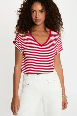 Camiseta de rayas con cuello v