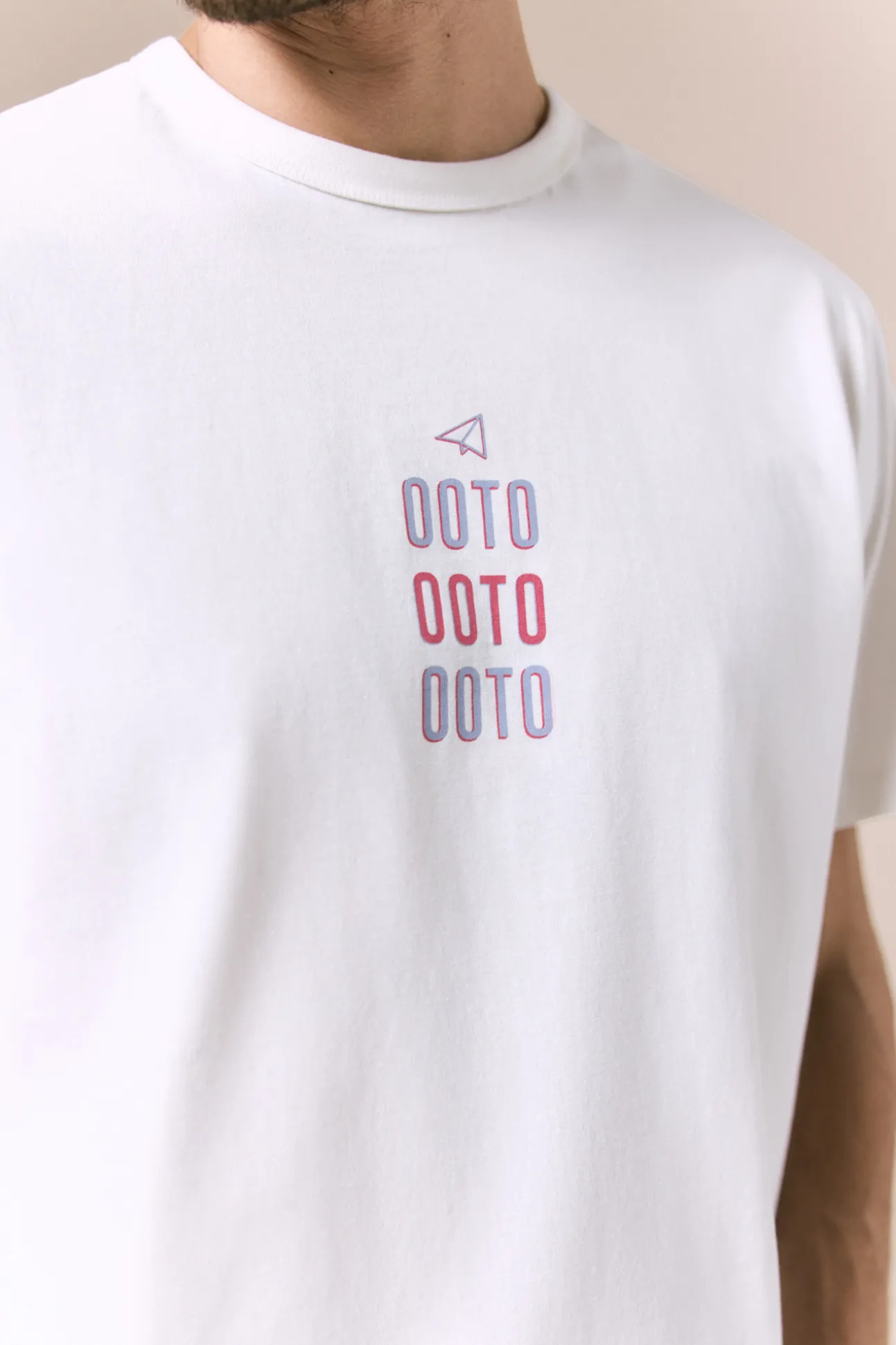 Camiseta lavada con logo