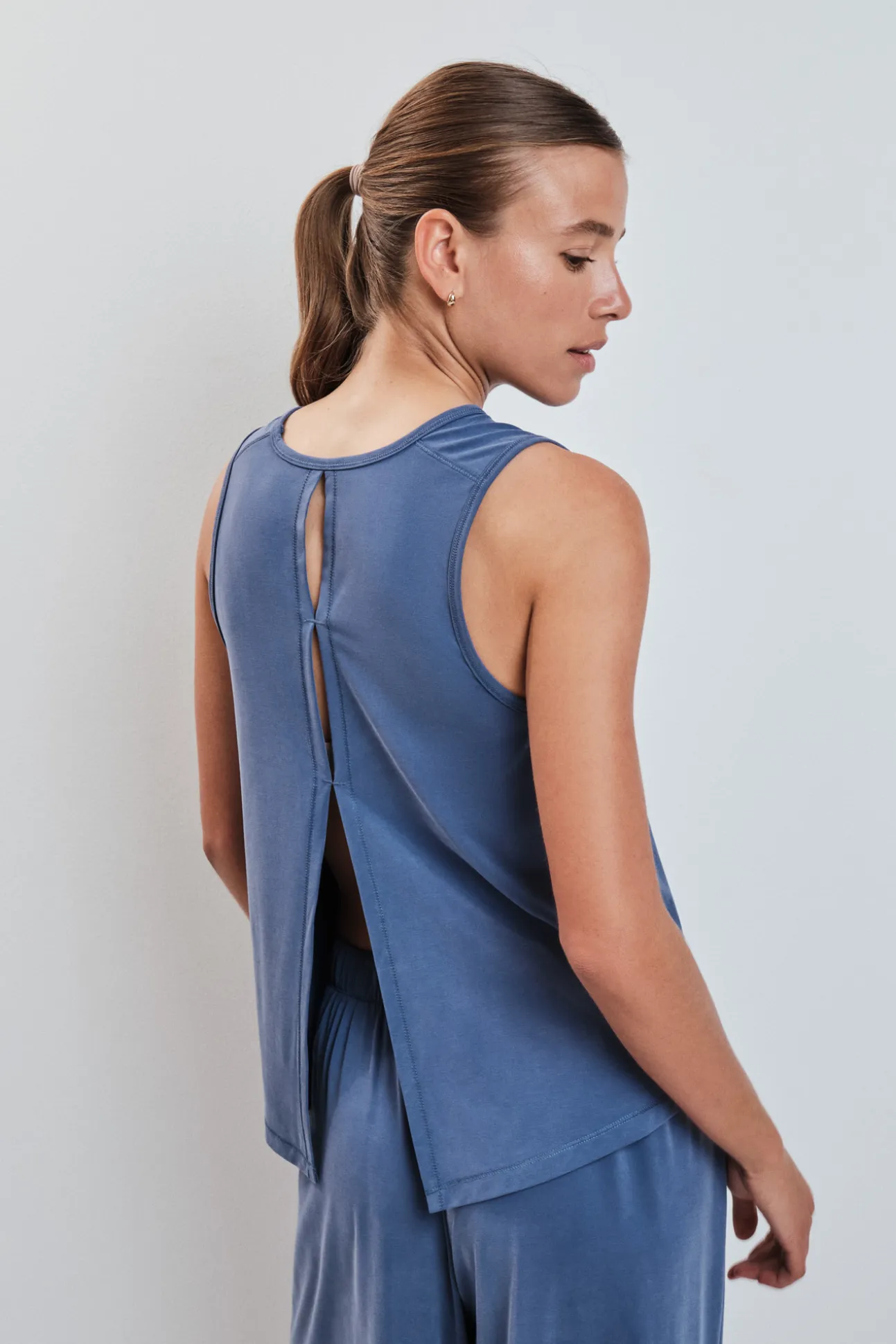 Camiseta sin mangas tacto suave azul