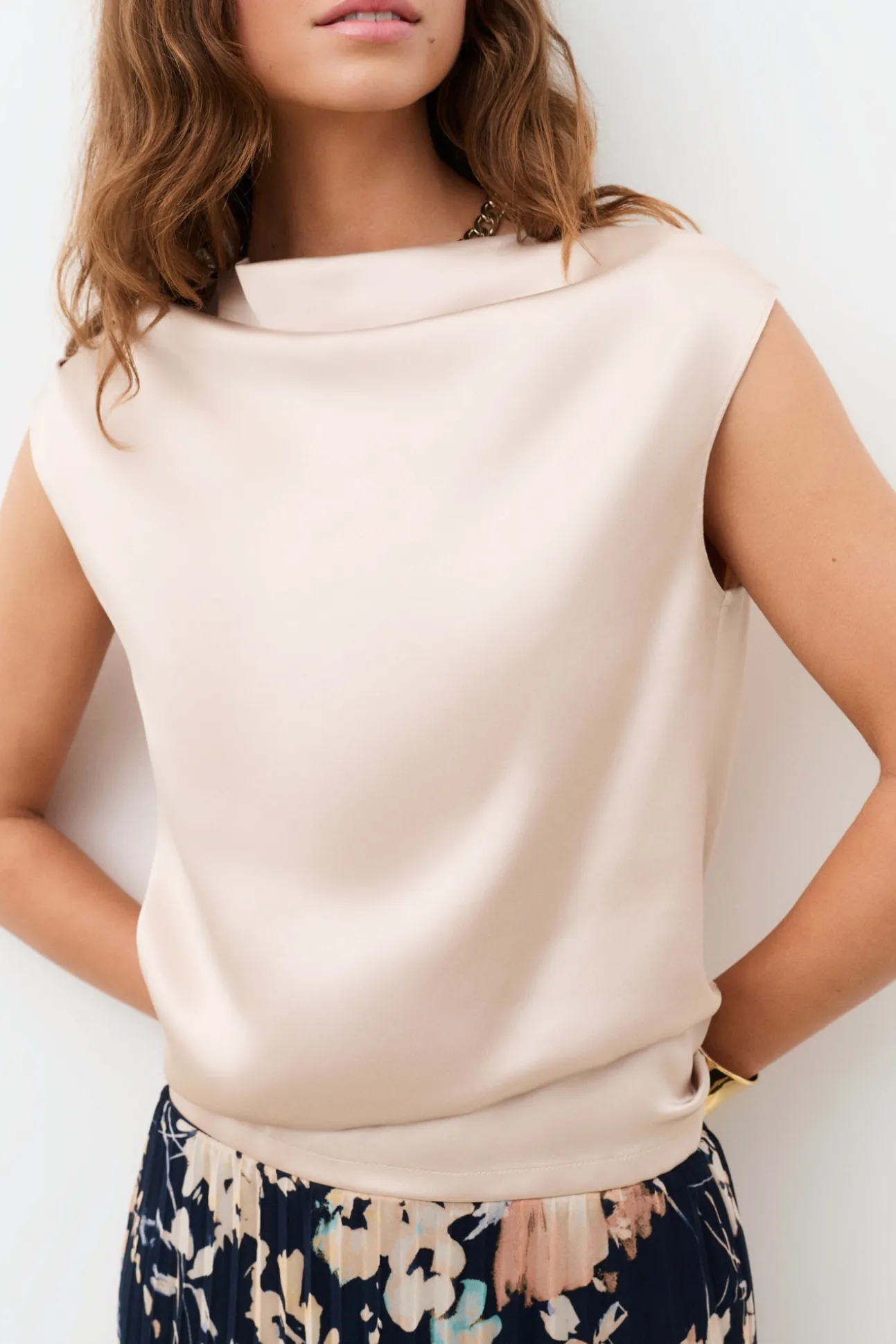 Camiseta sin mangas Tsatin