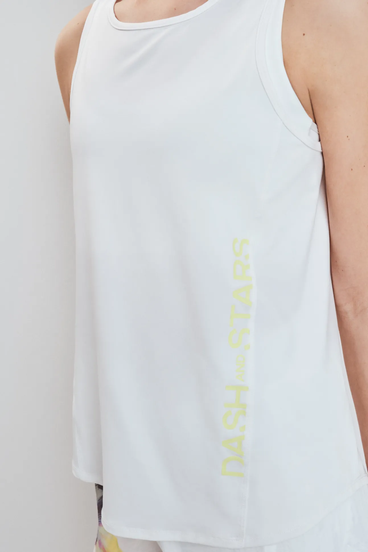Camiseta técnica halter sin mangas blanca