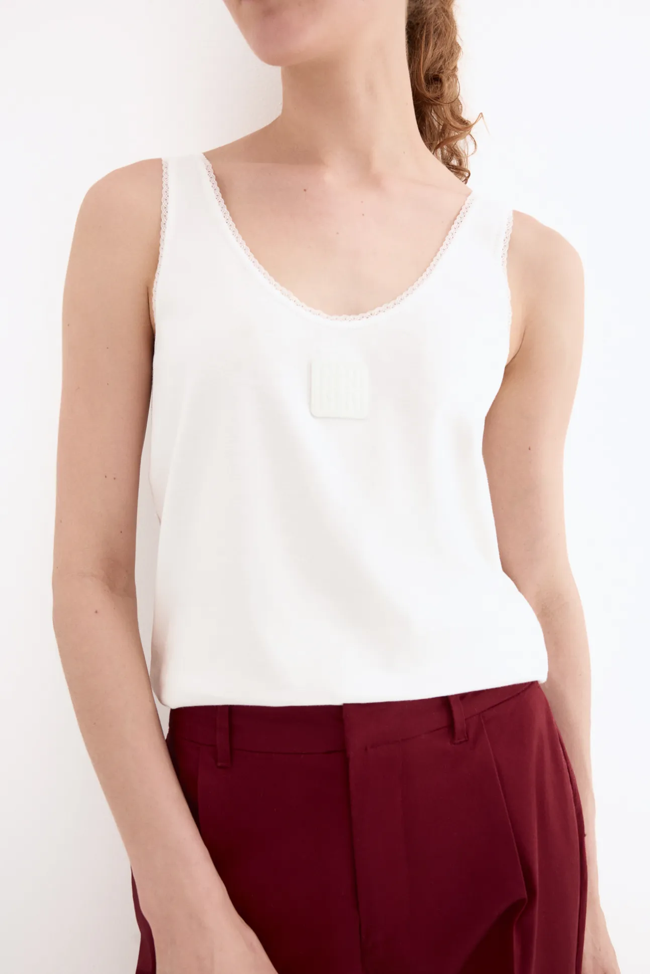 Camiseta tirantes escote v