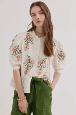 Capri. Blusa bordado floral