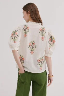 Capri. Blusa bordado floral