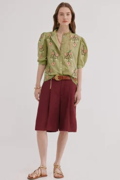 Capri. Blusa bordado floral