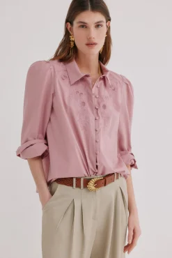Carine. Blusa bordada
