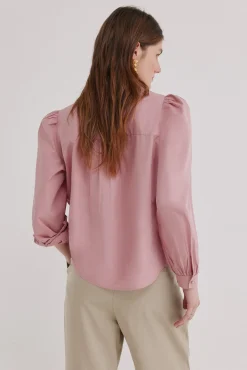 Carine. Blusa bordada