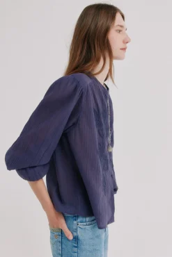 Cassie. Blusa bordada