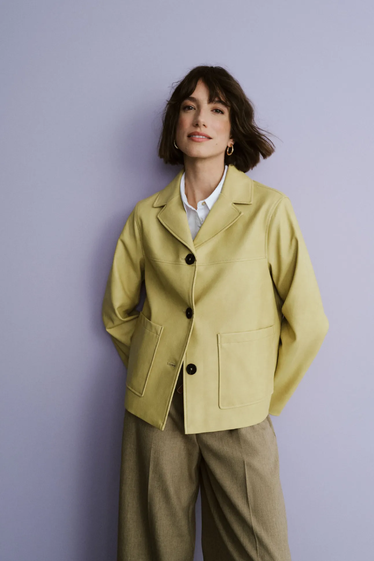 Chaqueta amarilla efecto piel